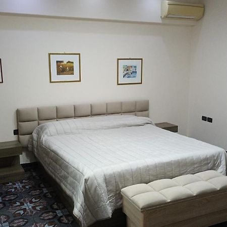 Royal Aparthotel Влёра Экстерьер фото