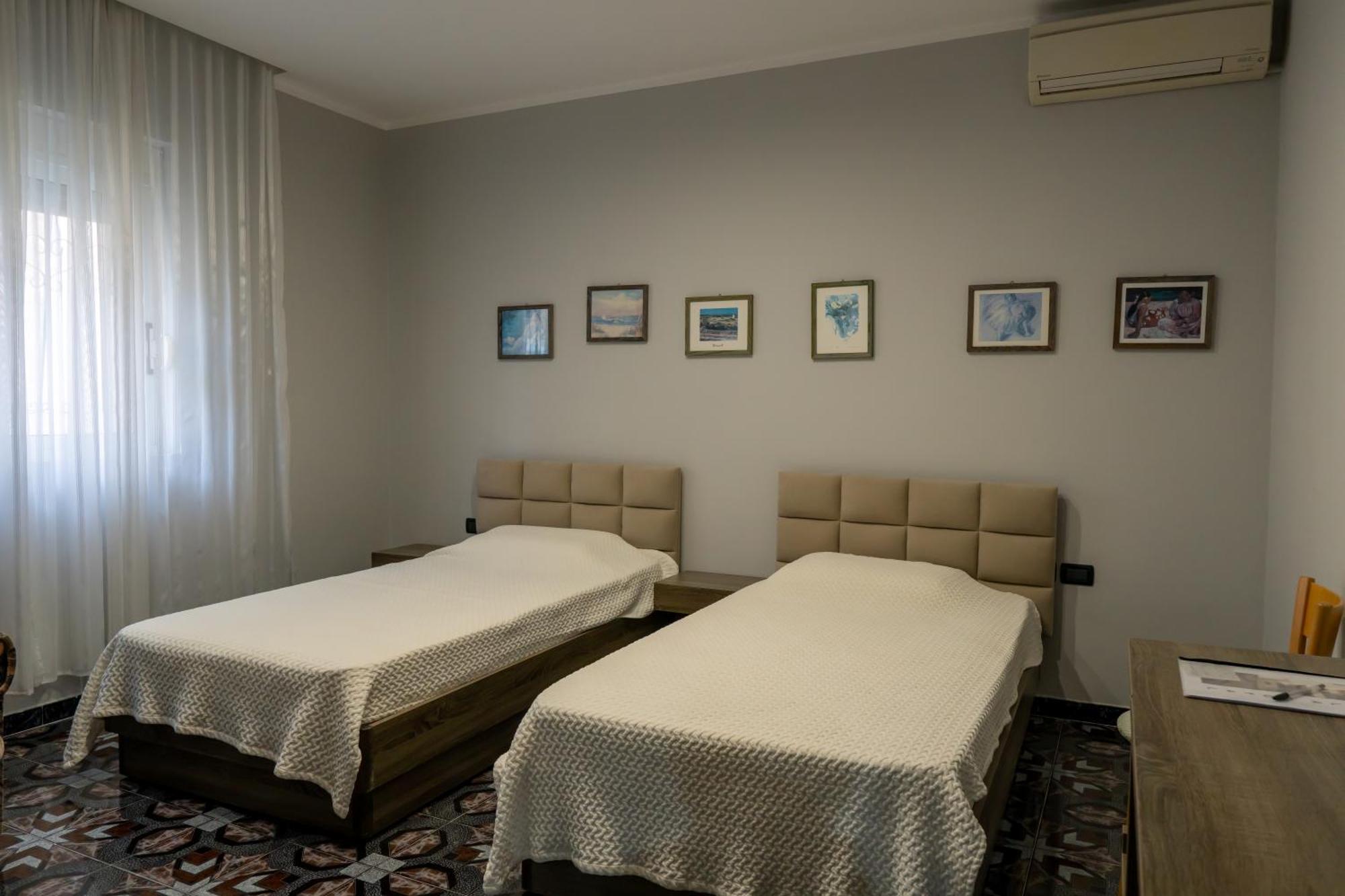 Royal Aparthotel Влёра Экстерьер фото