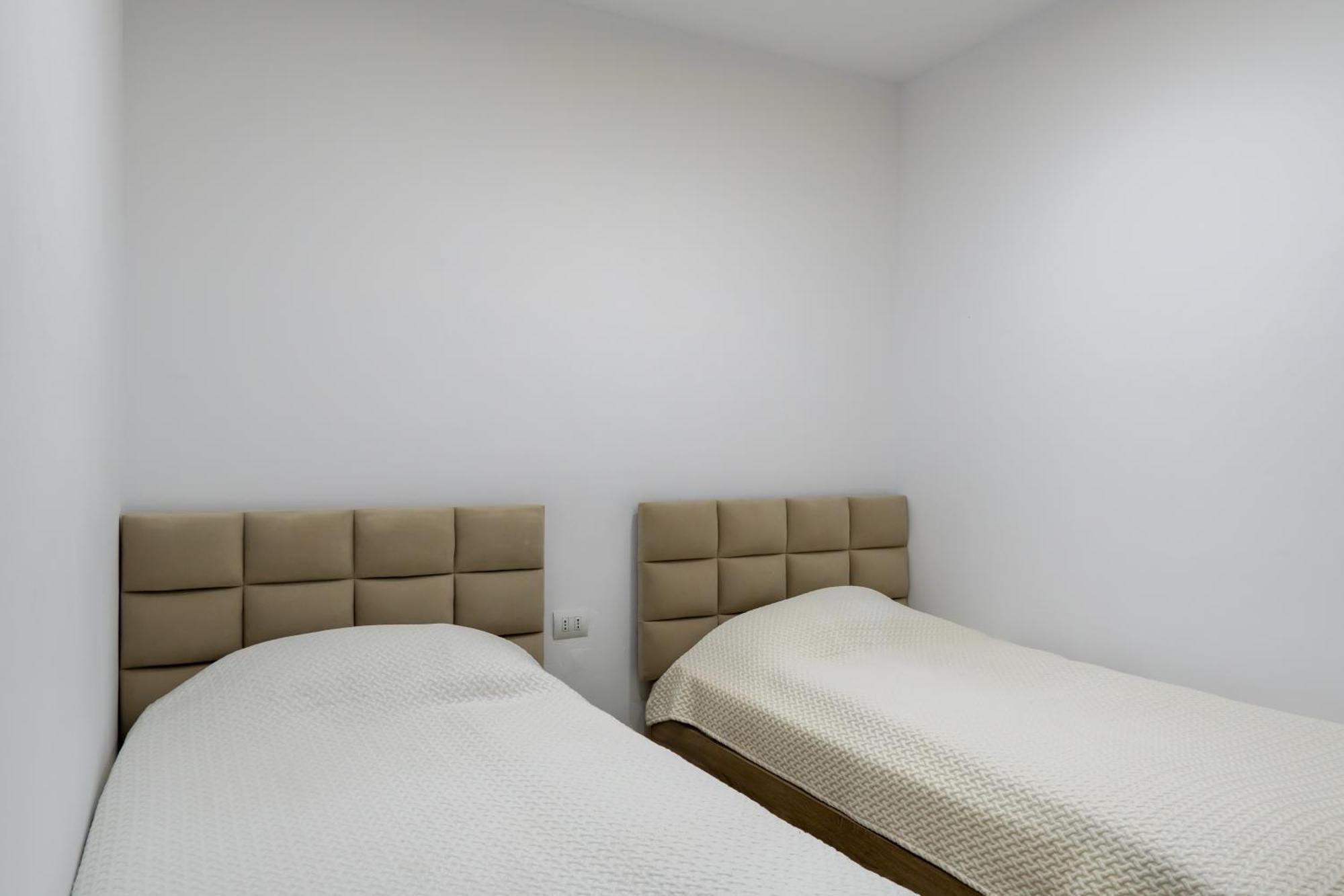 Royal Aparthotel Влёра Экстерьер фото