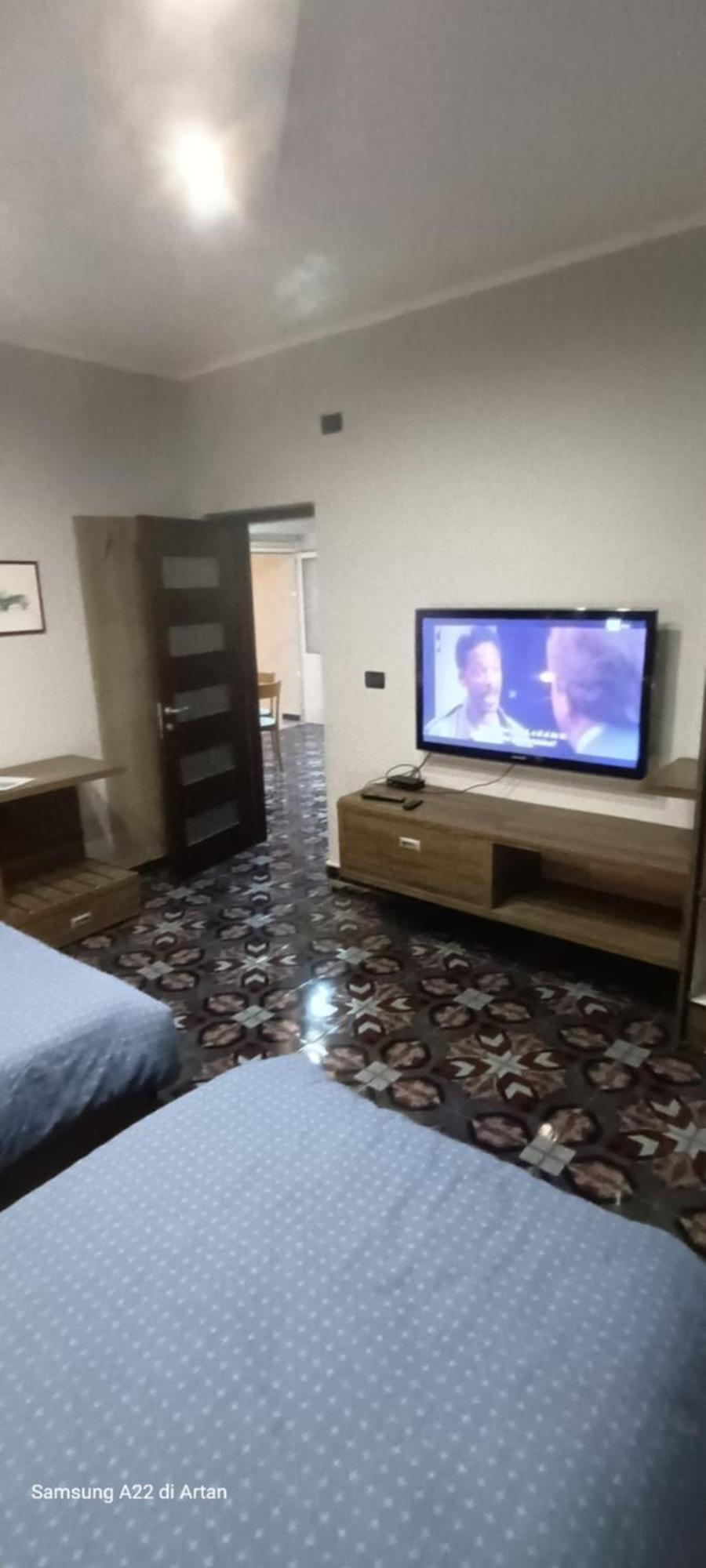 Royal Aparthotel Влёра Экстерьер фото
