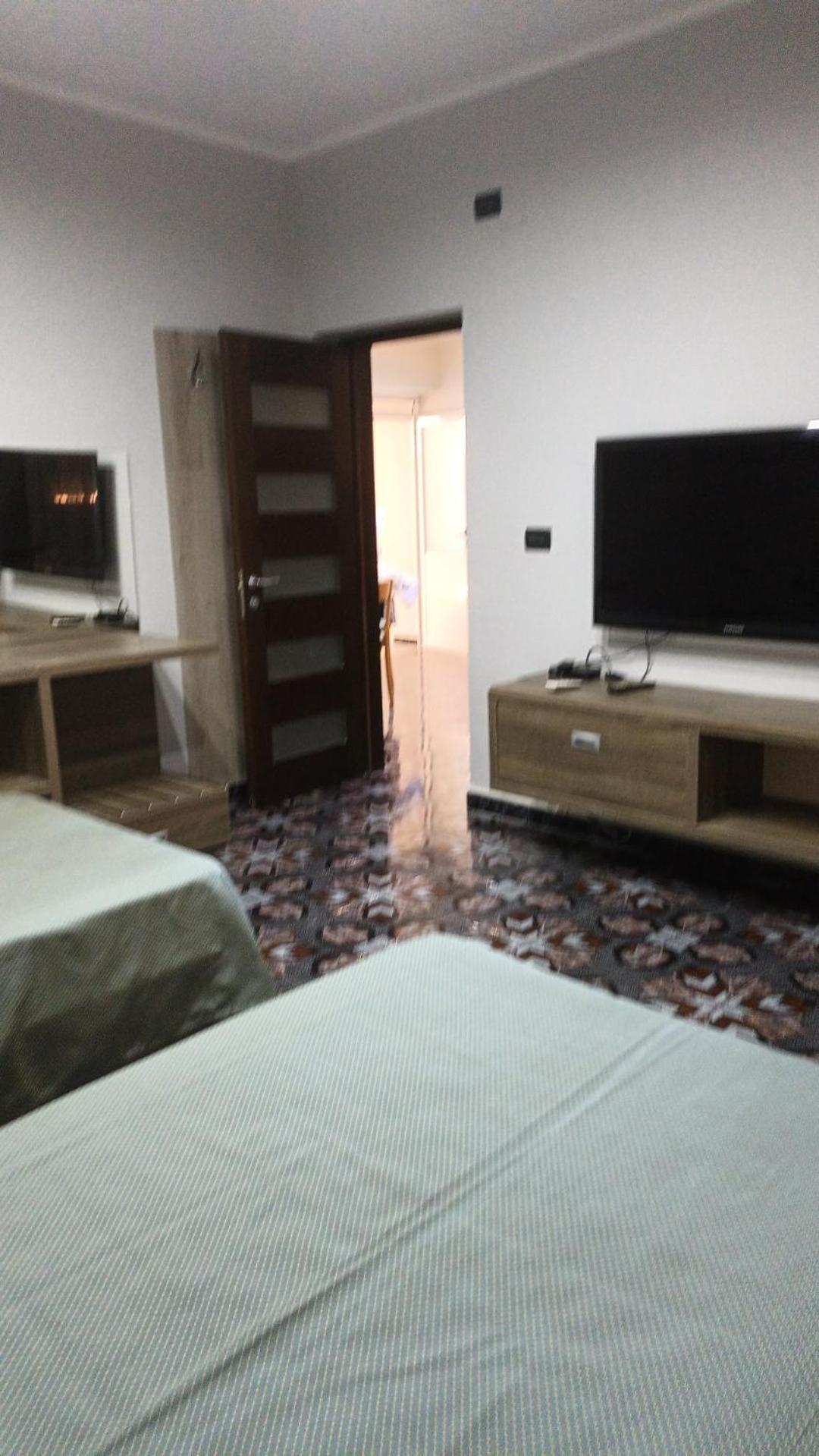 Royal Aparthotel Влёра Экстерьер фото