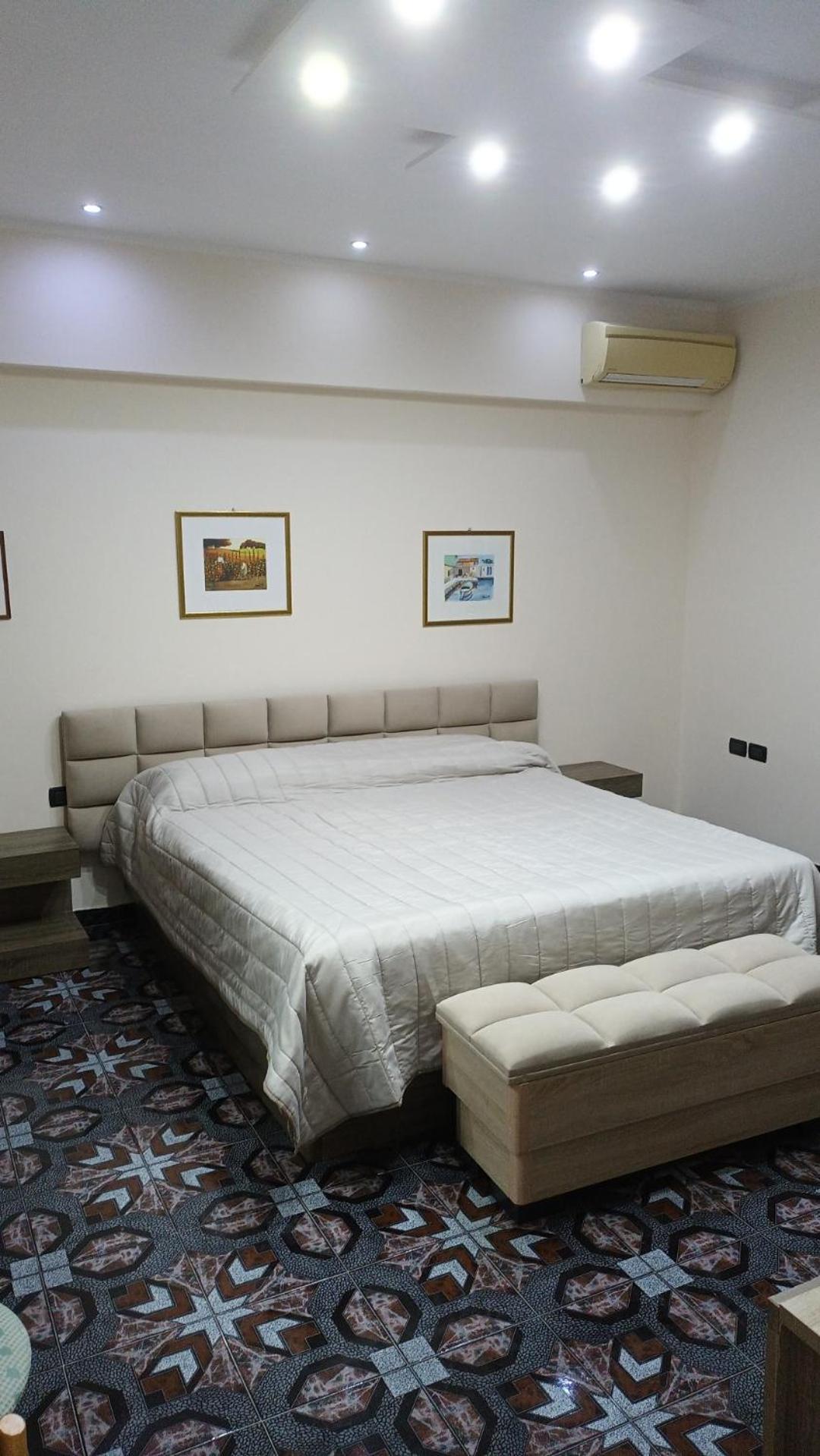Royal Aparthotel Влёра Экстерьер фото